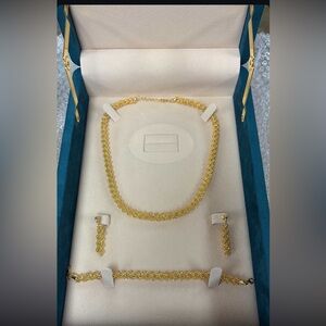 Elegant 21k Gold Jewelry Set